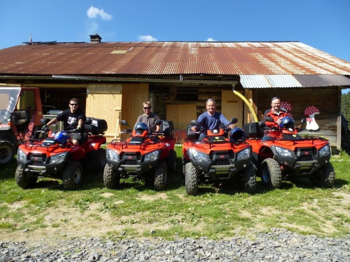 4 men on 4 red quads