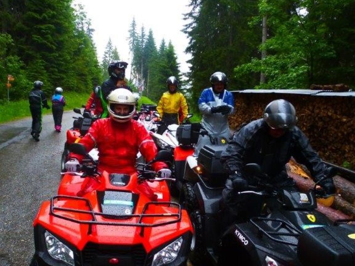 quad group tour ready to depart